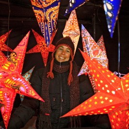 Weihnachtssterne-auf-dem-Christkindlmarkt
