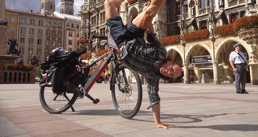 Die-längste-Reise-per-elektrischen-Zweirad