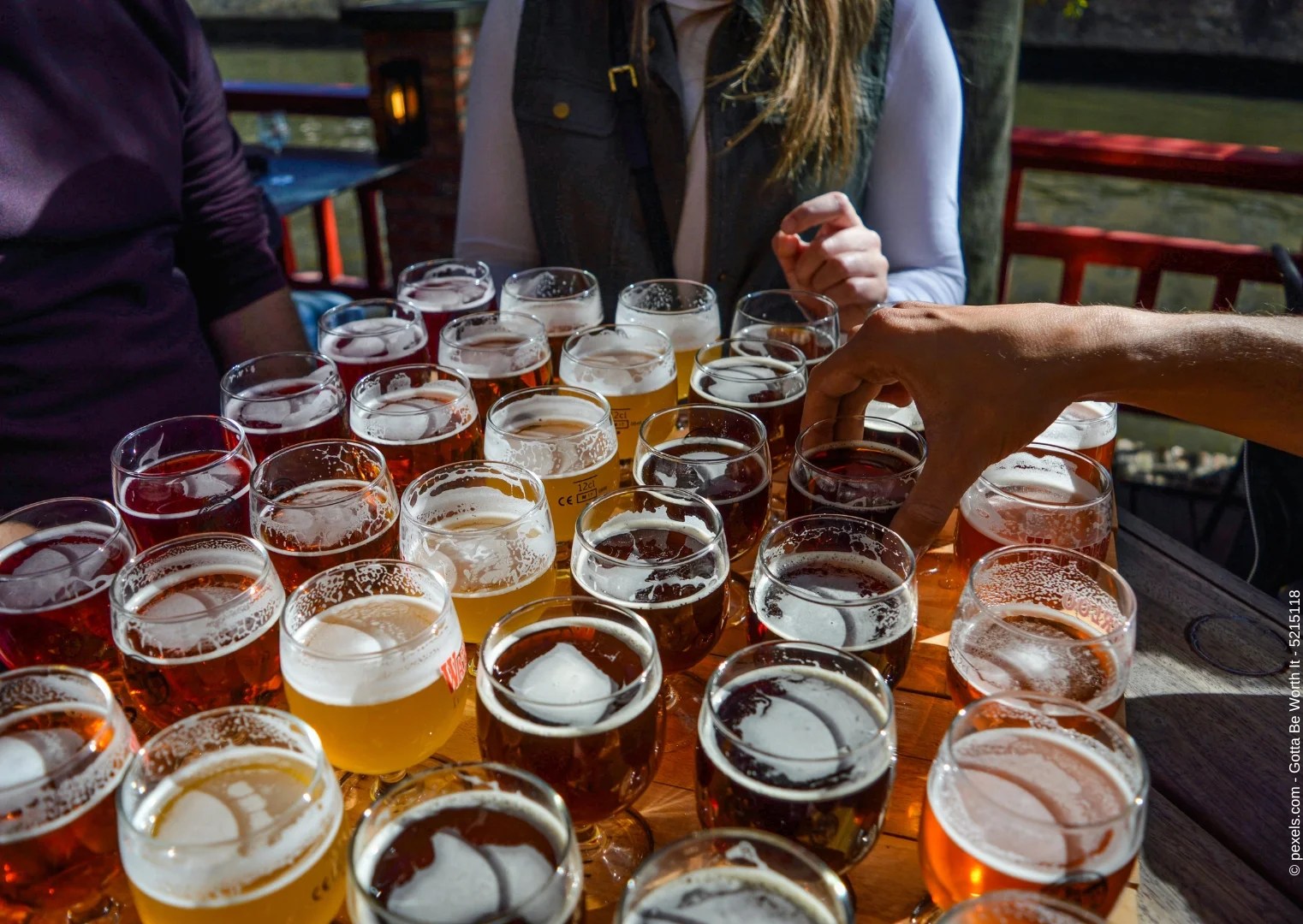 Discover the best types of German beer! Our guide covers classic lagers to unique ales. Explore the rich history and flavors of this beloved beverage.